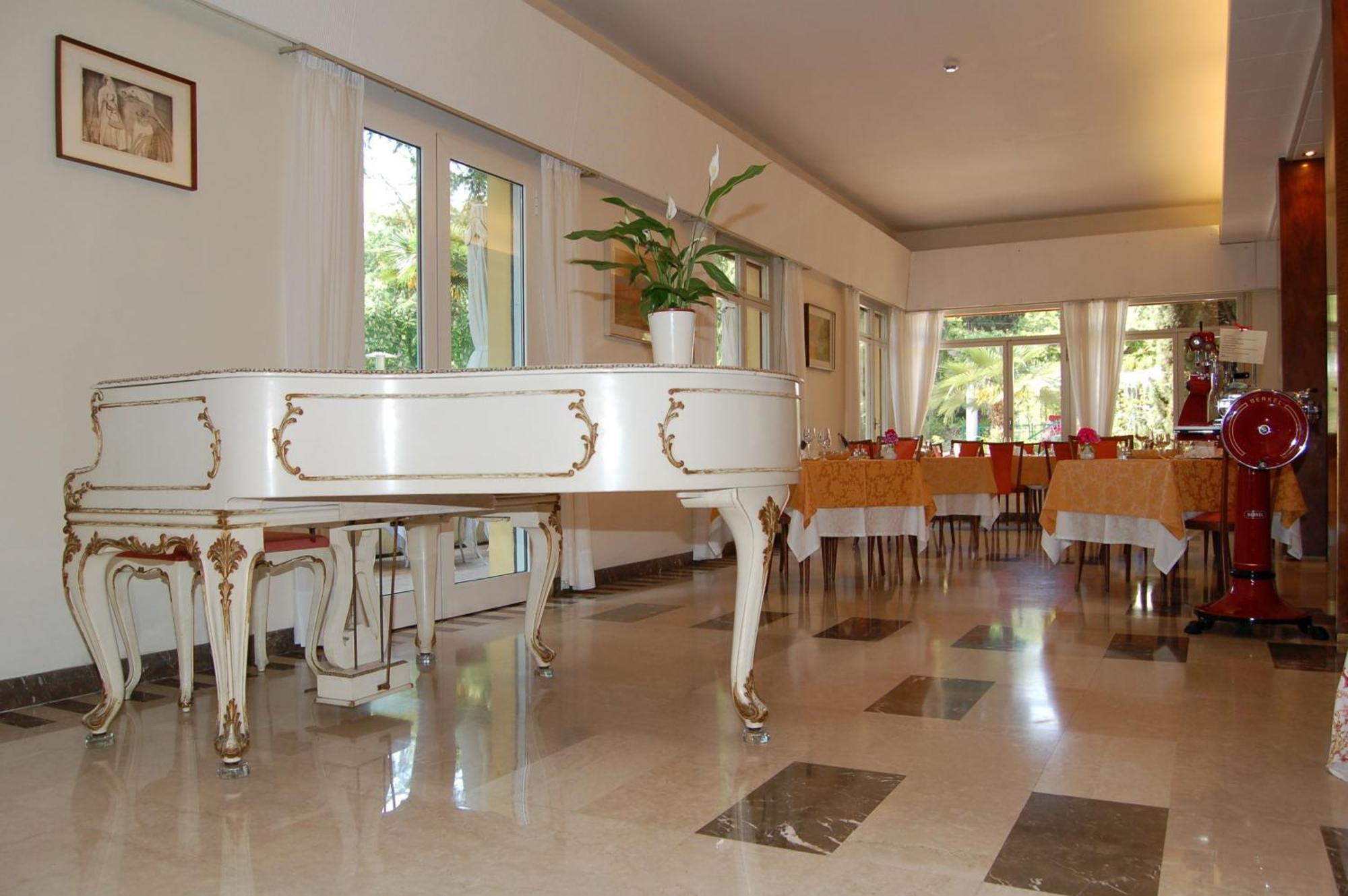 Hotel Broglia Sirmione Exterior foto